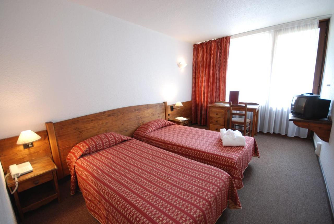 Hotel Plein Sud Et Piscine *** Saint-Chaffrey Room photo